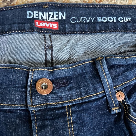 Levi’s Denizen Jeans Curvy Boot Cut - Picture 2 of 7